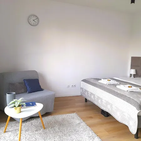 Vista Airport * ורשה