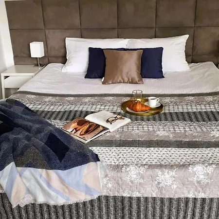 Vista Airport Apartment Warsaw