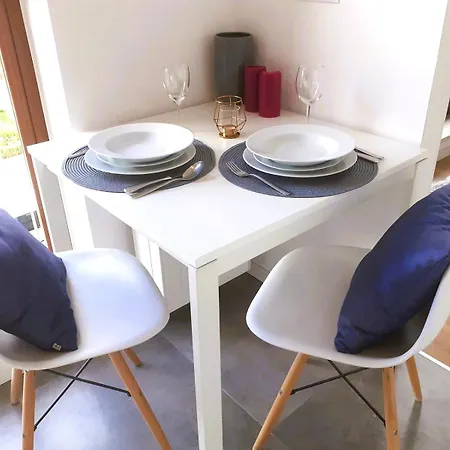 Vista Airport アパート