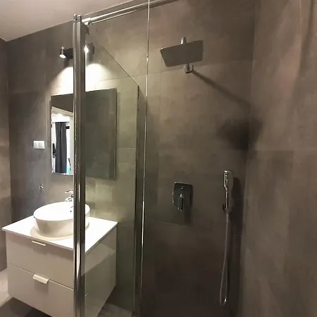 Vista Airport ワルシャワ